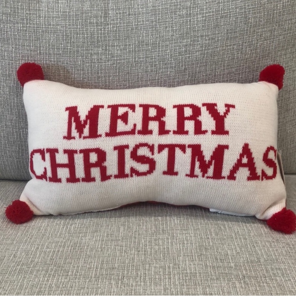 Target MERRY CHRISTMAS DECORATIVE THROW PILLOW RED & WHITE SWEATER LOOK POMPOMS